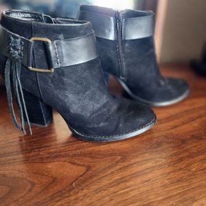 Kensie Mabella Fringe Tassle Black Suede Ankle Boot, Size 9.5